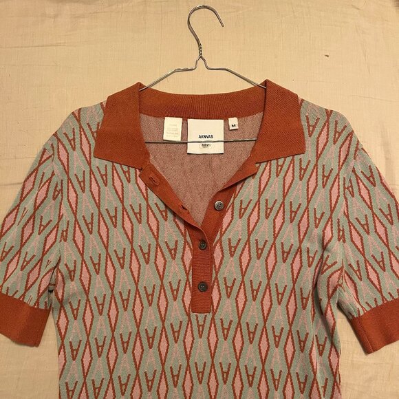 Short-sleeve knit polo; Retro-inspired pattern - Picture 1 of 2
